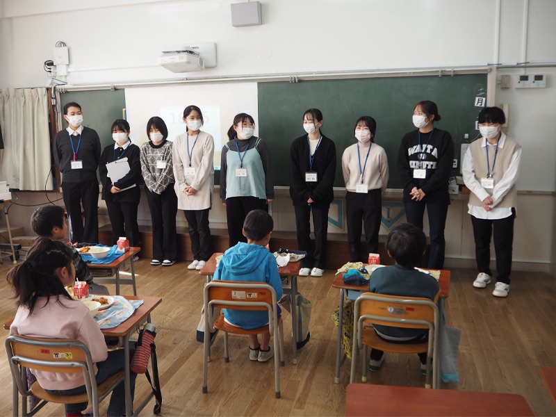 学生が太山寺小学校で食育授業を行いました